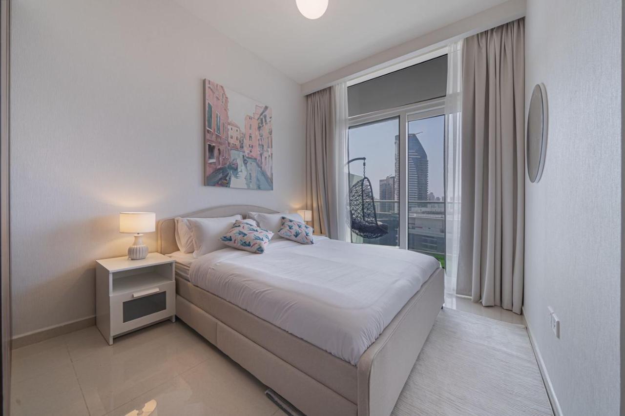 Alluring 1 Bd Apartment In Business Bay With Burj Khalifa View Дубай Екстер'єр фото