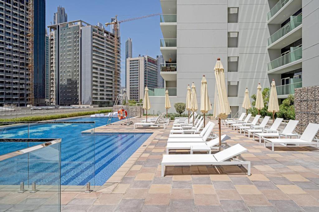 Alluring 1 Bd Apartment In Business Bay With Burj Khalifa View Дубай Екстер'єр фото